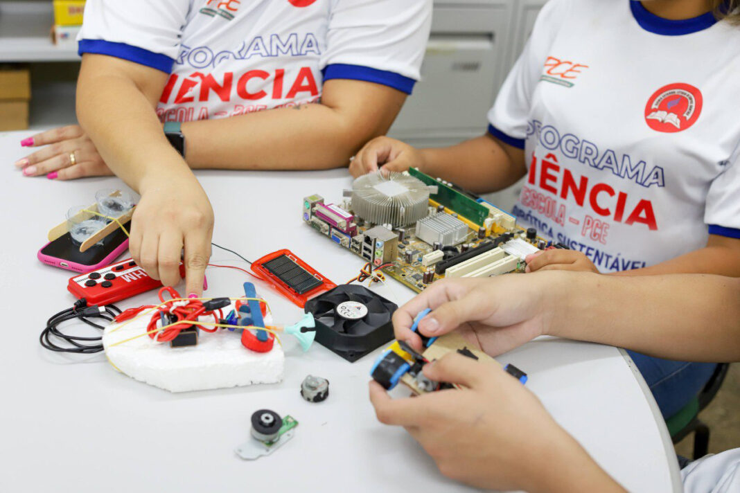 Fapeam - No Dia da Escola, Fapeam destaca o apoio do Governo do Amazonas para incentivar vocação científica na educação básica - Foto: Divulgação / Fapeam