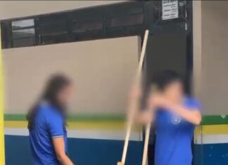 Urgente: Educação do Amazonas vive um caos, alunos são obrigados a fazer a limpeza, veja o vídeo