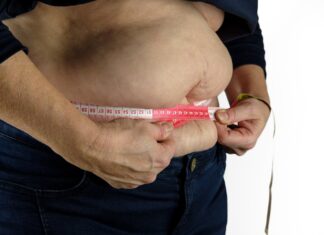 Obesidade abdominal associada à fraqueza muscular eleva risco de síndrome metabólica