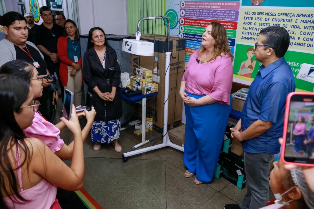 Entrega-de-equipamentos-Maternidade-Dr.-Anternor-Barbosa_SES-AM_Foto-Evandro-Seixa-1.jpeg
