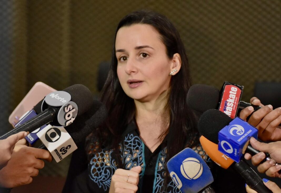 PC-AM_DELEGADA JULIANA VIGA TITULRA DA DEMA_FOTO ERLON RODRIGUES (2) - Copia