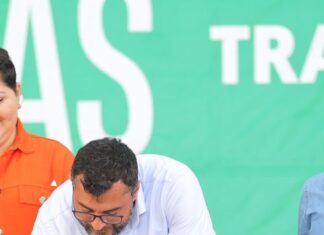Wilson Lima entrega estádio, anuncia polo do Pelci e leva fomento aos setores social e primário em Presidente Figueiredo