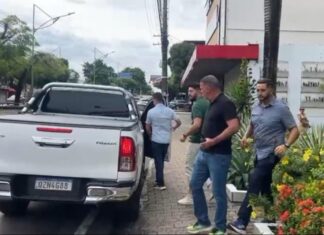 David Almeida visita o ex-presidente Bolsonaro em Hospital
