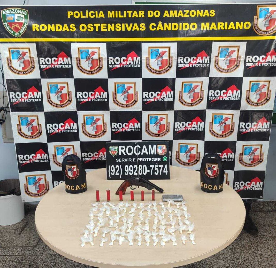 PMAM_ROCAM APREENDE ARMA DE FOGO E DROGAS NO BAIRRO DO TARUMÃ_FOTO_DIVULGAÇÃO_PMAM