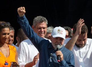 Lula pede voto para Boulos no 1º de Maio e TSE deve fazer que nada viu, o foco sempre será perseguir os bolsonaristas, veja o vídeo