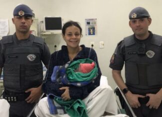 Brasil: ’A bebê nasceu em nossas mãos’, diz PM que auxiliou em parto de emergência
