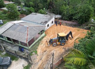 Gestão de David Almeida assina Termo de Convênio para a construção da Casa de Farinha para Associação Comunitária do Brasileirinho na zona rural de Manaus
