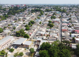 Prefeitura de Manaus entrega campo reformado aos moradores do bairro Cidade Nova