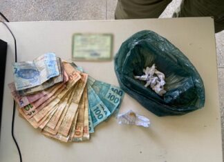 Em Alvarães, Polícia Civil prende dupla com pasta base de cocaína e mais de R$ 1 mil
