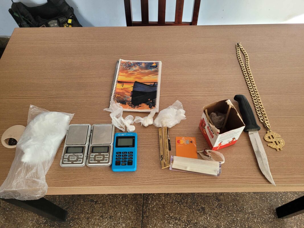 PMAM_11ºBPM_EM PARINTINS ,POLICIA PRENDE HOMEM POR TRAFICO DE DROGAS_FOTO DIVULGAÇÃO_PMAM