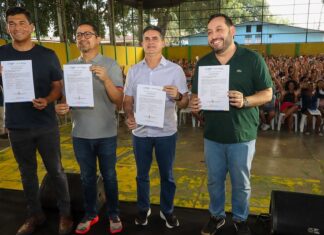 Prefeitura de Manaus entrega mil registros de imóveis aos moradores do bairro Colônia Antônio Aleixo