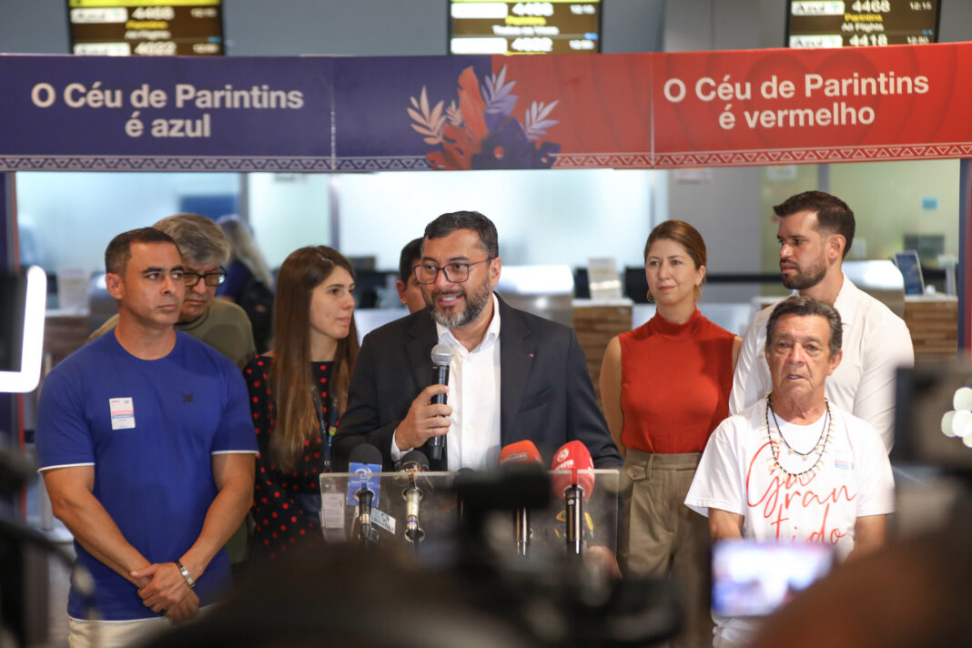 Voo Azul Parintins - Foto: Alex Pazuello / Secom