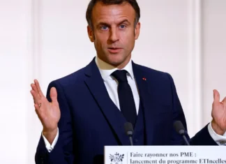 Vídeo: Após derrota nas eleições do Parlamento, Macron dissolve parlamento e convoca novas eleições na França