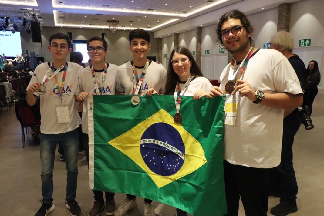 Brasil conquista prata e bronze na Olimpíada Internacional de Astronomia e Astrofísica - Foto - Tiberius Drumond