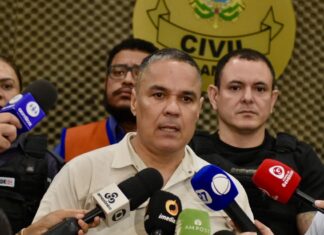 Polícias Civil e Militar prendem quatro homens e apreendem um adolescente por roubos a ônibus