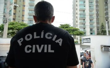 💣 BOMBA, ATENÇÃO ROBERTO CIDADE: Investigação escancara que elite da PC-AM recebe média de R$ 49 mil em folha inflada por portarias.