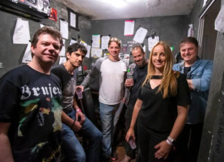 Conheça Gatos de Apartamento, a Banda Que Mistura Nostalgia e Inovação no Rock”