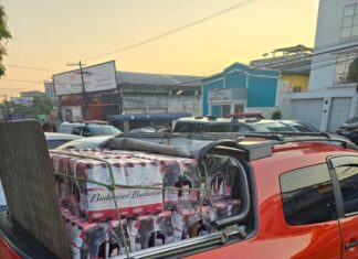 Polícia Militar do Amazonas prende funcionários de supermercado envolvidos em furto de caixas de cervejas