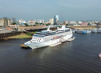 Prefeitura de Manaus recepciona primeiro navio da Temporada de Cruzeiros 2024/2025