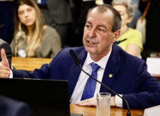 Senador Omar Aziz critica agências reguladoras e defende revisão periódica de subsídios no Brasil