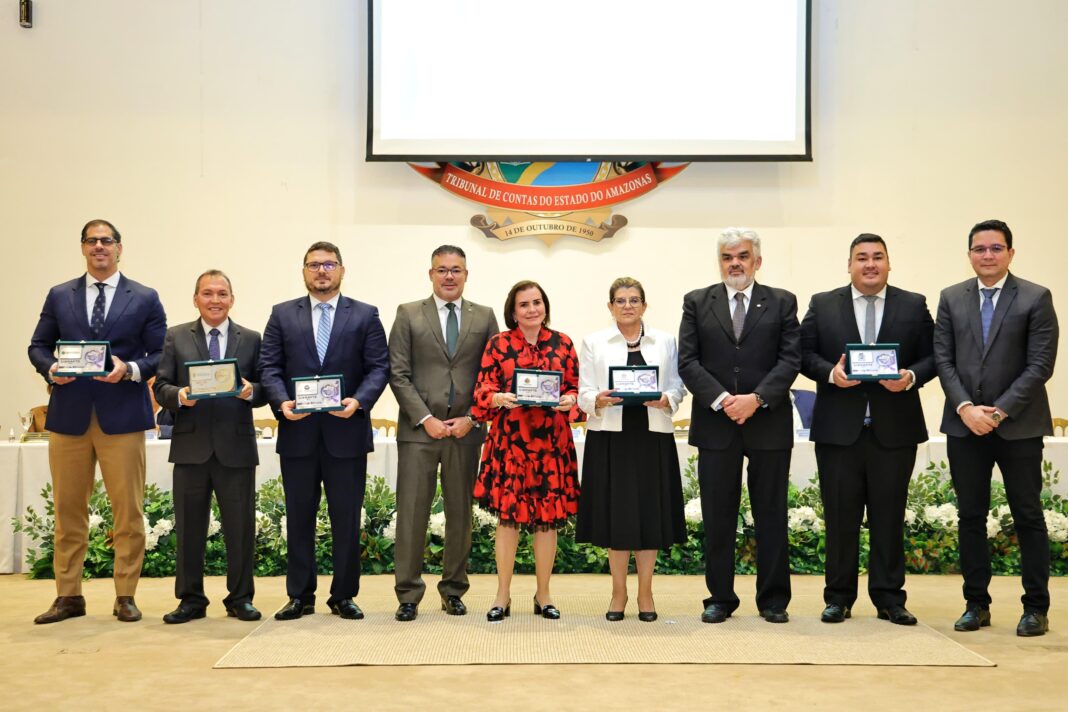TCE-AM premia instituições por excelência em Transparência