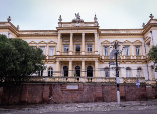 Descubra o encanto dos espaços culturais no entorno do Largo de São Sebastião em apenas alguns passos