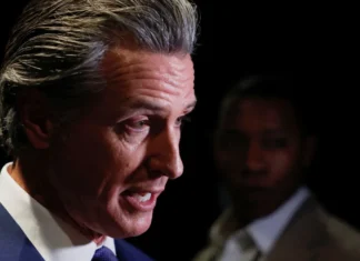 Governador Newsom cortou orçamento para incêndios em US$ 100 milhões meses antes dos incêndios letais na Califórnia