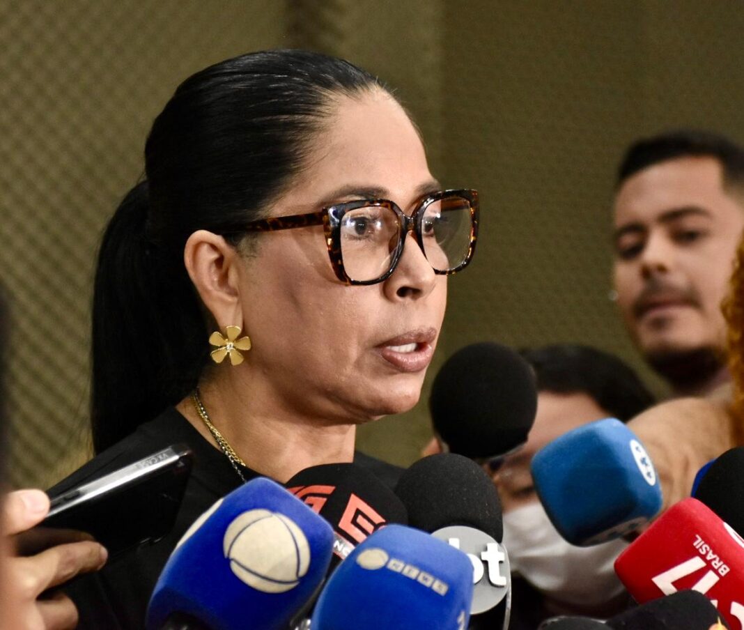 DELEGADA JOYCE COELHO (2)