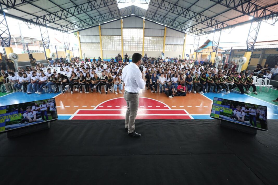 Governador Wilson Lima abre ano letivo da capital com lançamento de projeto para inserir estudantes no mercado de trabalho 4_Foto Alex Pazuello Secom
