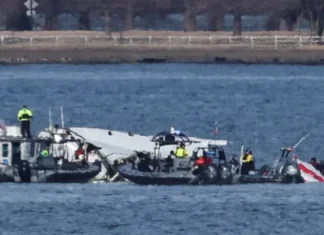 Socorristas recuperaram “42 restos mortais” das vítimas do acidente aéreo na Filadélfia