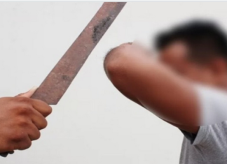 Sogro corta mão de genro com facão e foge com o ex-marido da filha