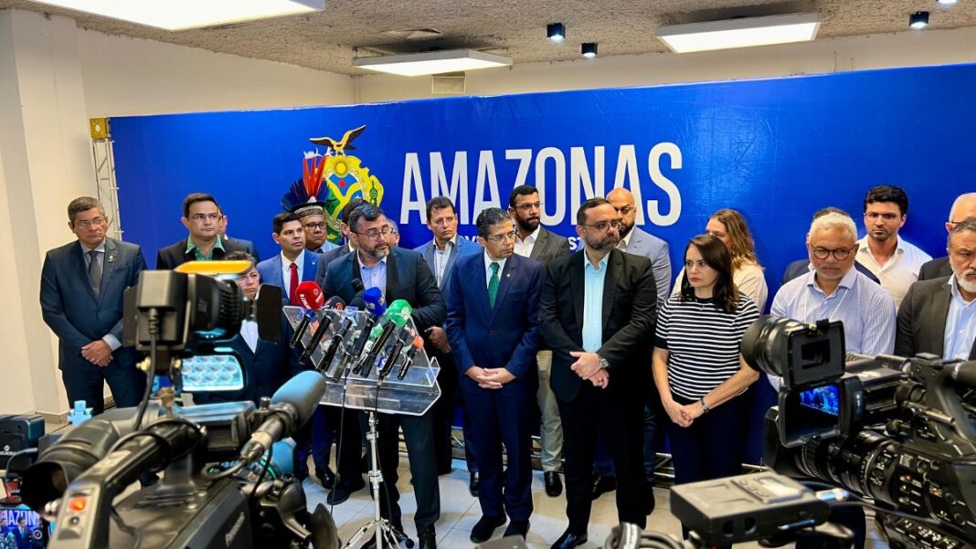 Professora Jacqueline participa de evento sobre exploração de gás, petróleo e energia no Amazonas