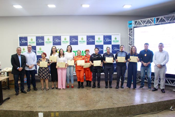 SSP_AM_CELEBRA_O_DIA_AMULHER_COMENTREGA_DA_MOEDA_DE_MÉRITO_POLICIAL_ÀS SERVIDORAS_DO_SISTEMA_DE_SEGURANÇA_FOTOS_VICTOR_LEVY (3)