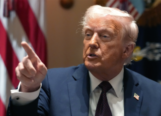Urgente: Trump assina decreto que oficializa tarifas de 50% ao Brasil