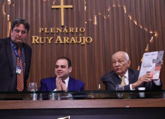 Presidente Roberto Cidade propõe Comissão Permanente em defesa da Zona Franca de Manaus durante entrega da Agenda Legislativa da Indústria