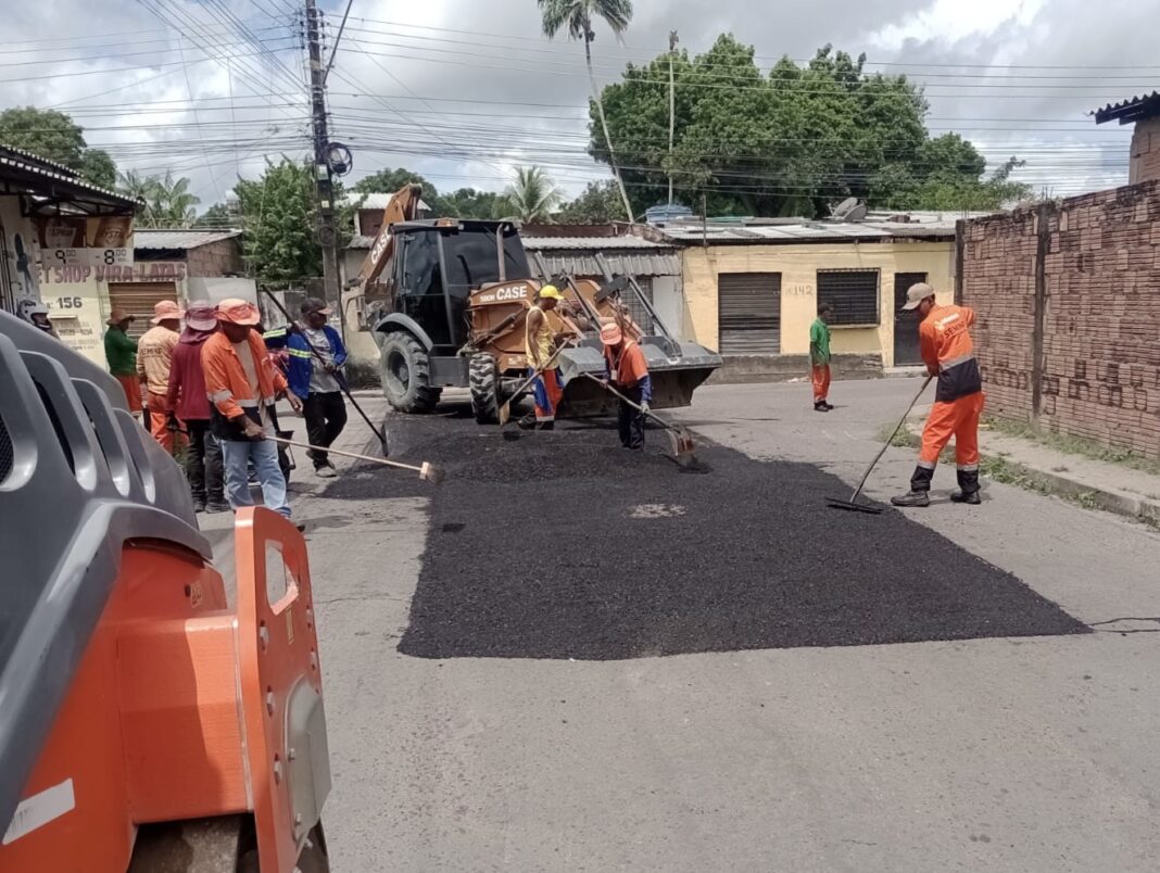 Prefeitura de Manaus realiza serviços de infraestrutura nas zonas Norte e Leste 3