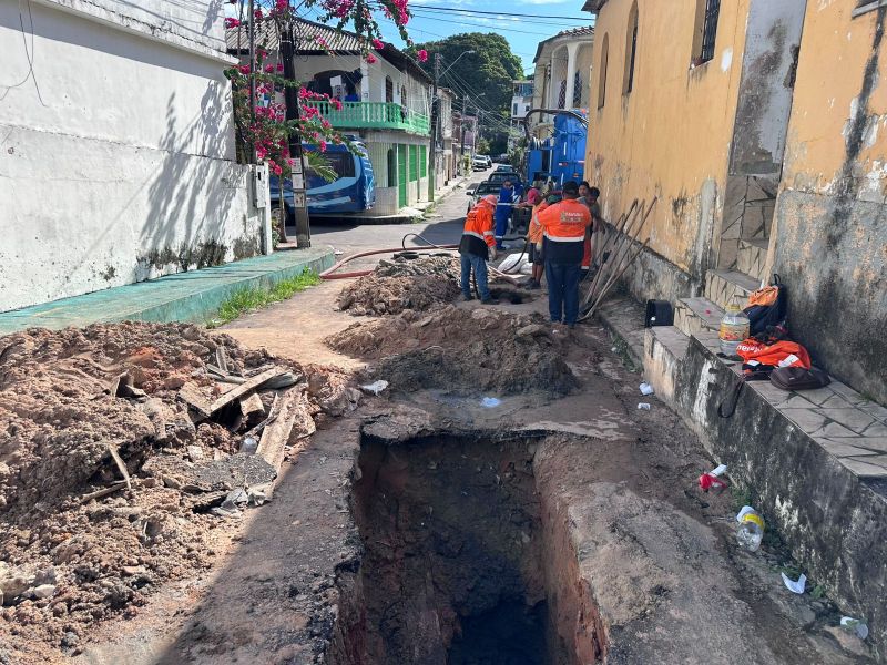 Prefeitura de Manaus realiza substituição de 12 novos tubos em rede de drenagem no bairro Raiz 2