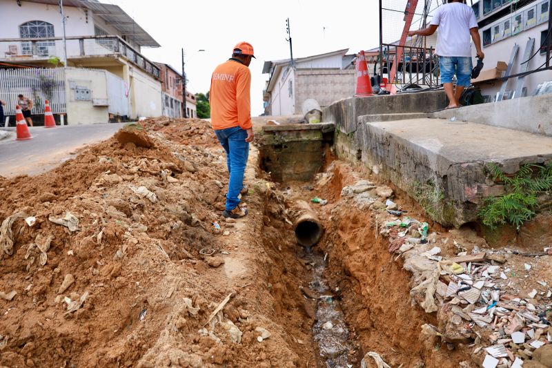 Prefeitura de Manaus recupera 15 metros de rede de drenagem no bairro Nova Esperança 2