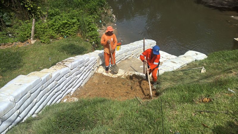 Prefeitura realiza reparo de calçada comprometida pelas fortes chuvas na avenida Mário Ypiranga Monteiro 5