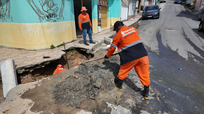 Prefeitura remove mais de 10 toneladas de resíduos em desobstrução de rede de drenagem no bairro Betânia 4