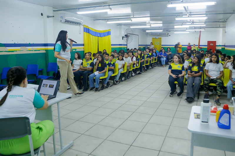 Procon Manaus promove ação de educação sobre direitos do consumidor em escola municipal 3