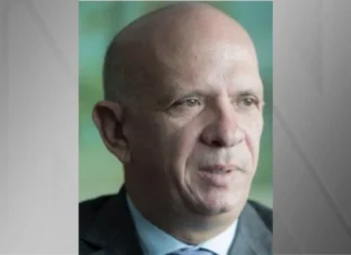 Ex-chefe de espionagem da Venezuela, Hugo Carvajal, se declara culpado de acusações de tráfico de drogas nos EUA