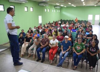 Prefeitura de Parintins e UEA promovem capacitação com professores da rede municipal