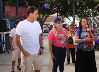 Prefeito de Parintins, Mateus Assayag, recebe idosos de Óbidos-PA