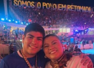 Pessoas com Deficiência brincam de boi-bumbá com acessibilidade no espaço do Governo do Amazonas