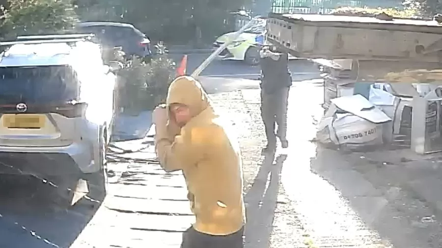 brasileiro-e-condenado-por-matar-adolescente-com-espada-em-londres-1750877178233_v2_900x506.jpg