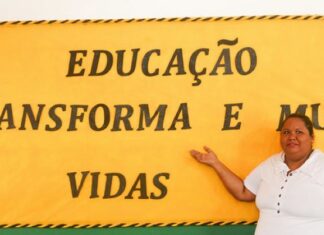 Prefeitura de Manaus realiza matrícula de alunos para Educação de Jovens e Adultos