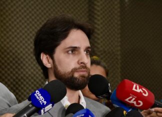 Polícia Civil prende idoso que foi denunciado em rede social por abusar sexualmente de adolescentes, em Boca do Acre