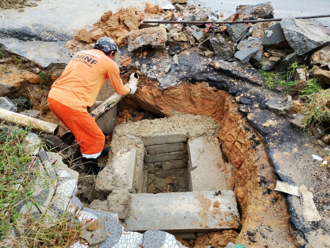 Prefeitura de Manaus reforça drenagem e constrói nova caixa coletora no bairro Alvorada 2 4