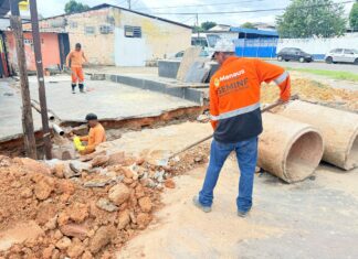 Prefeitura de Manaus substitui rede de drenagem danificada na zona Oeste